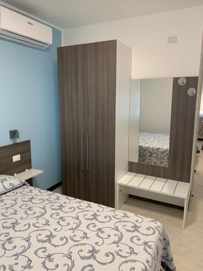Hotel Aurora Вараце Екстериор снимка