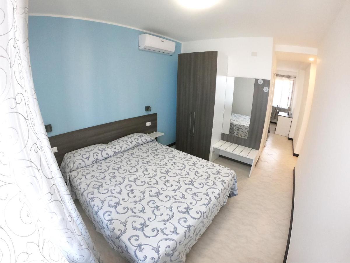 Hotel Aurora Вараце Екстериор снимка