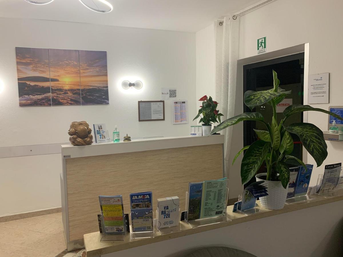 Hotel Aurora Вараце Екстериор снимка